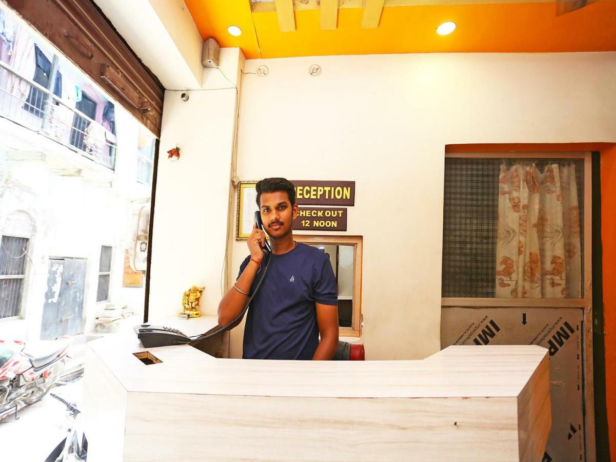 Spot On 45585 Hotel Aakash Ganga Varanasi Exterior photo