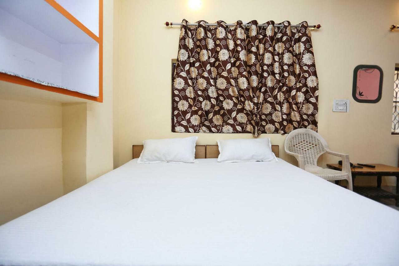 Spot On 45585 Hotel Aakash Ganga Varanasi Exterior photo