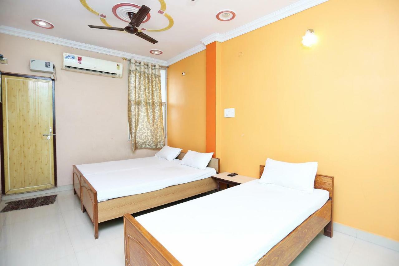 Spot On 45585 Hotel Aakash Ganga Varanasi Exterior photo