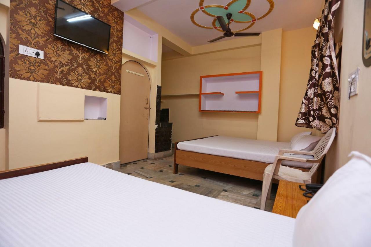 Spot On 45585 Hotel Aakash Ganga Varanasi Exterior photo