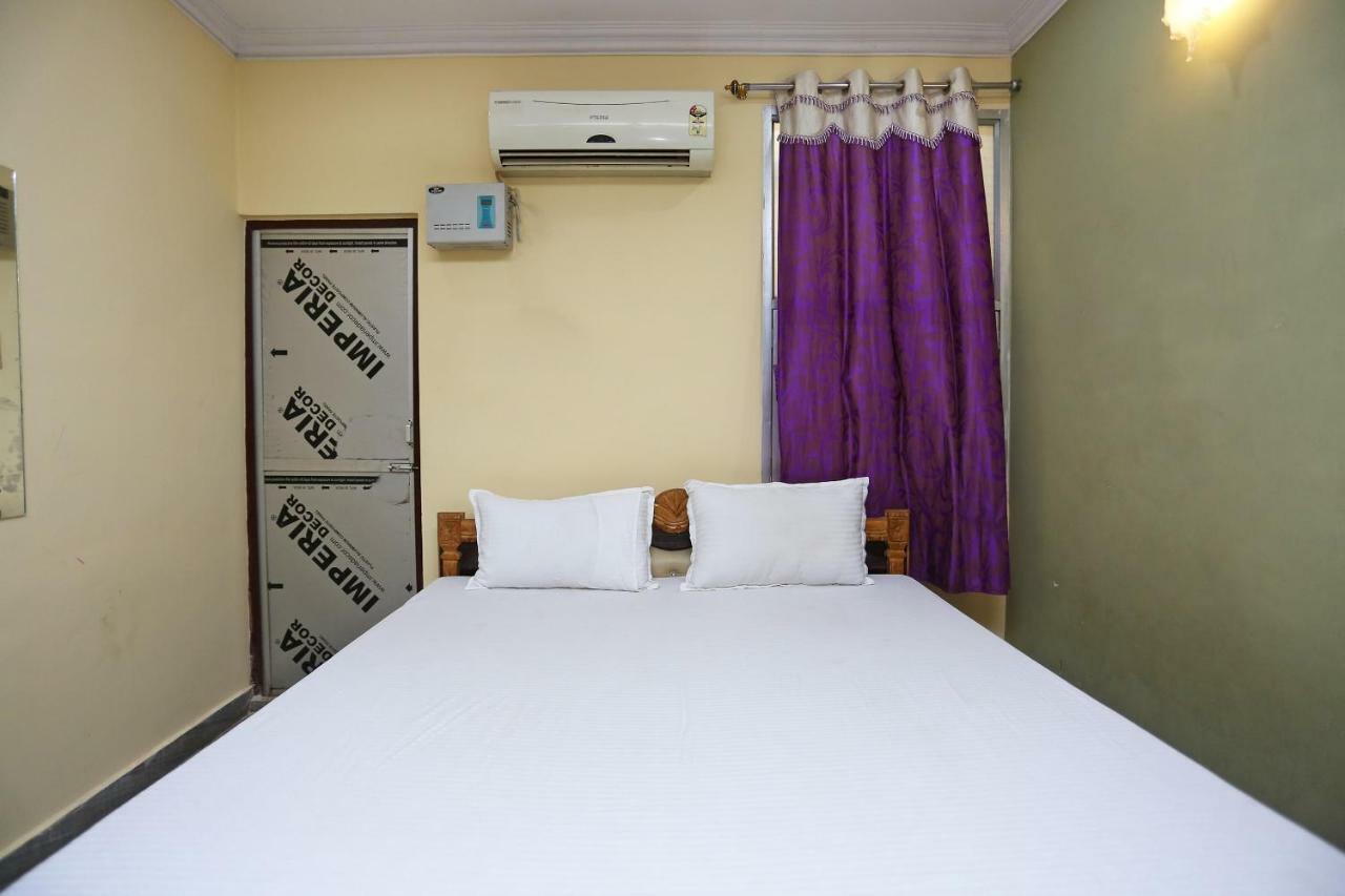 Spot On 45585 Hotel Aakash Ganga Varanasi Exterior photo