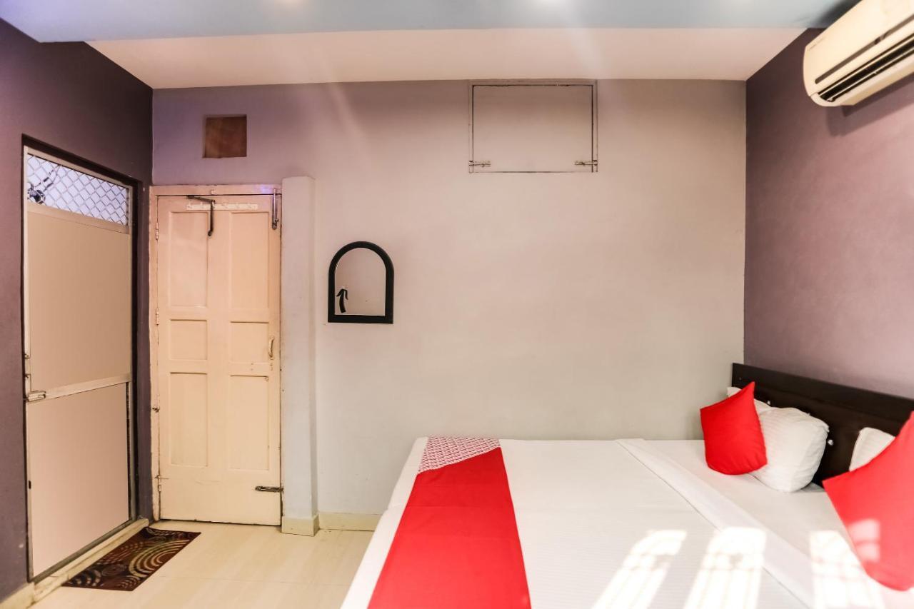 Spot On 45585 Hotel Aakash Ganga Varanasi Exterior photo