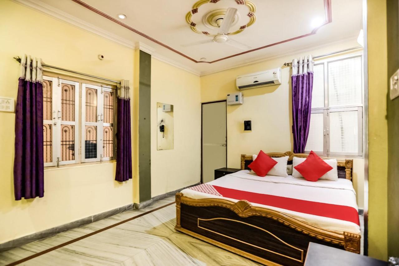 Spot On 45585 Hotel Aakash Ganga Varanasi Exterior photo