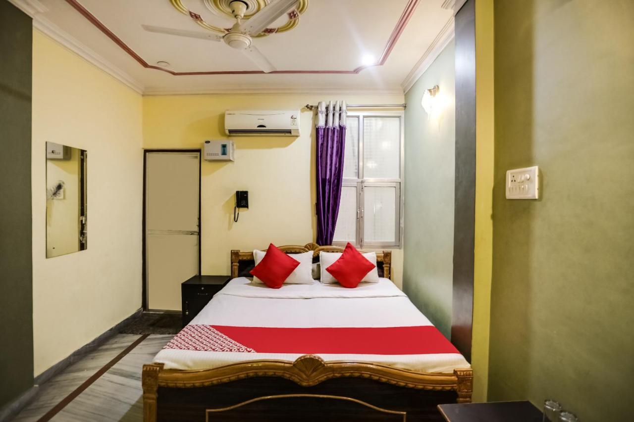 Spot On 45585 Hotel Aakash Ganga Varanasi Exterior photo