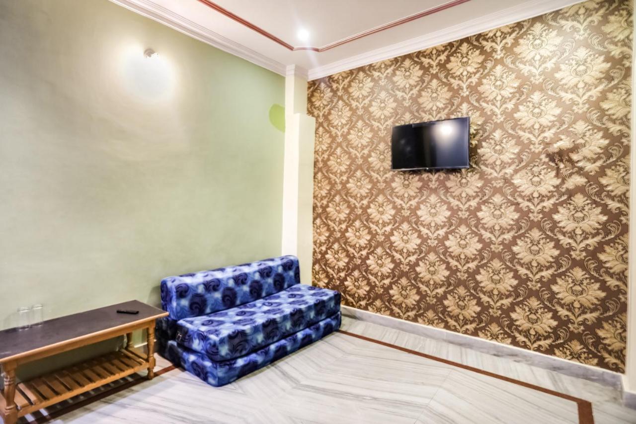 Spot On 45585 Hotel Aakash Ganga Varanasi Exterior photo