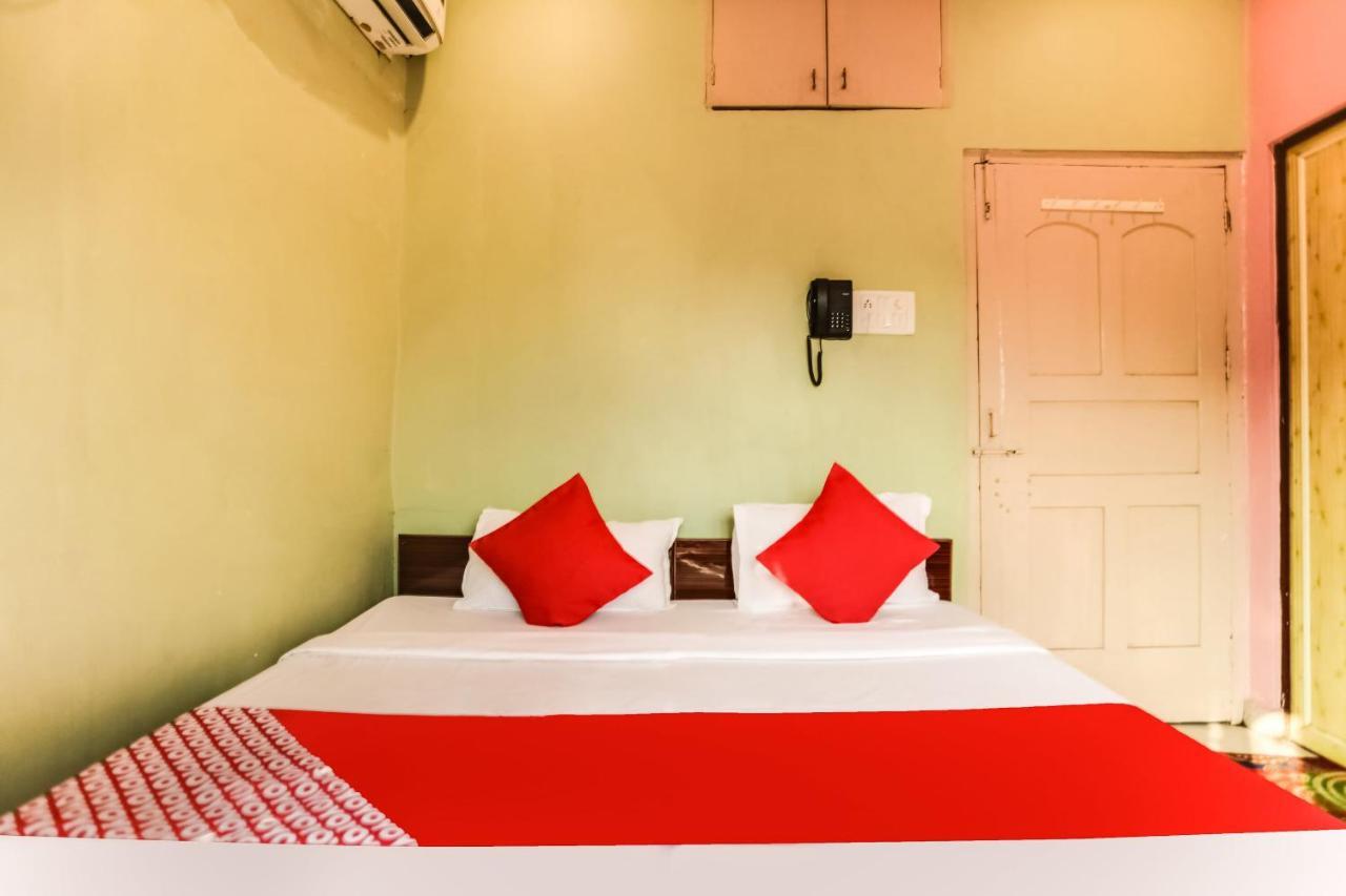 Spot On 45585 Hotel Aakash Ganga Varanasi Exterior photo